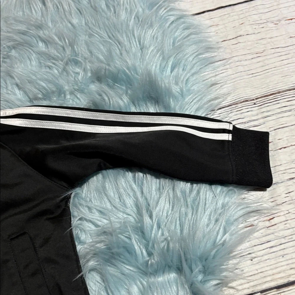 adidas stripe black
